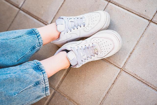 From Casual to Chic: Versatile Outfit Ideas Featuring Nike Air Force 1