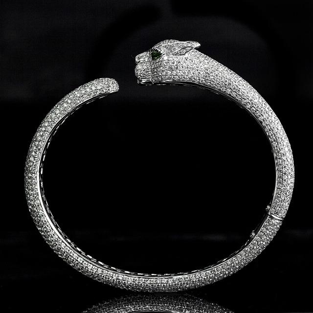 understanding the Cartier Love Bracelet: A Symbol of Affection and ⁤Value